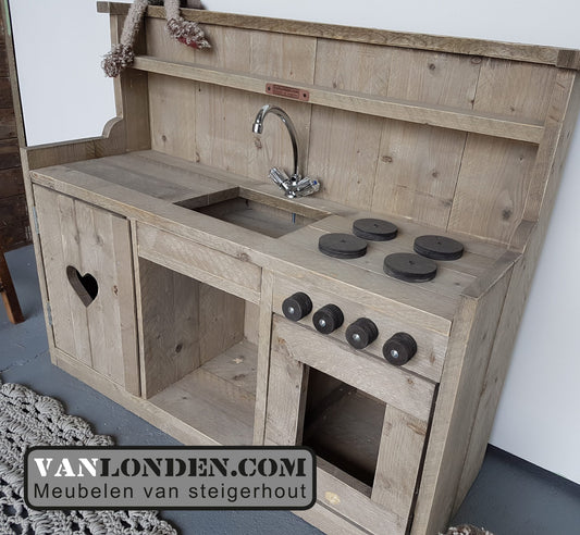 Steigerhouten kinderkeukentje Janske