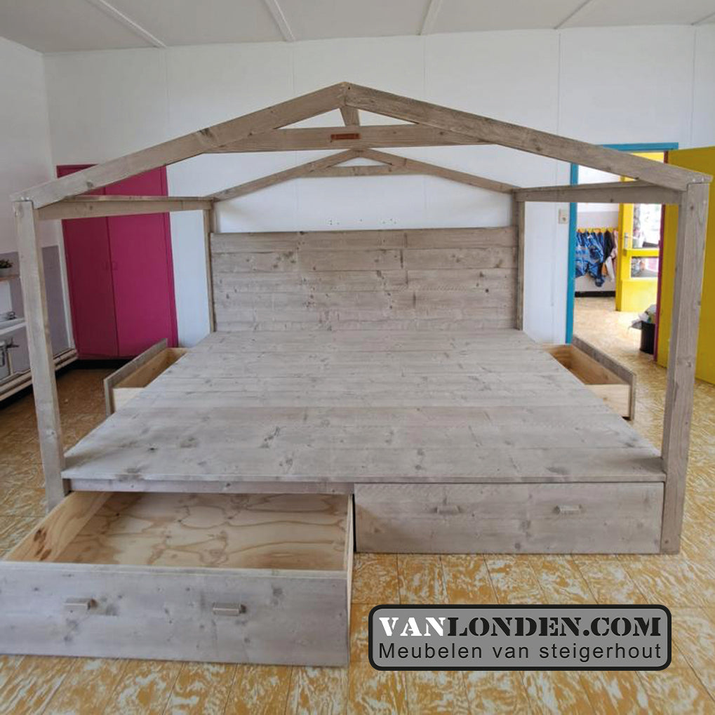 Steigerhouten podium Boaz