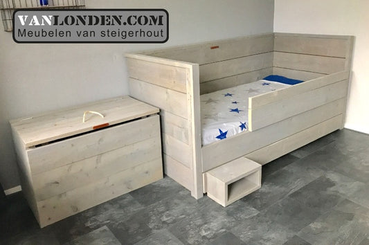 Steigerhouten bedbank Anniek