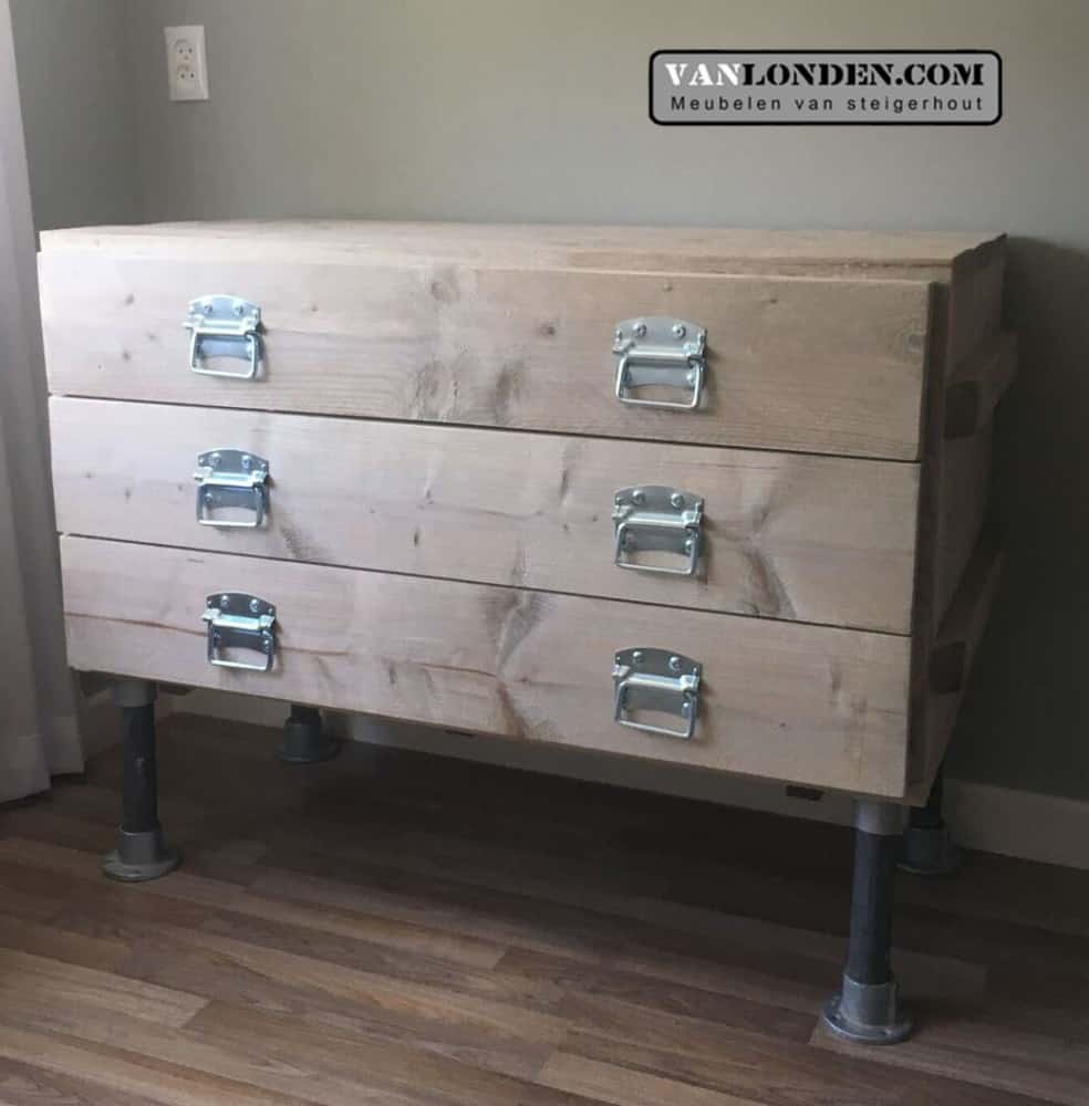 Steigerhouten commode Cato