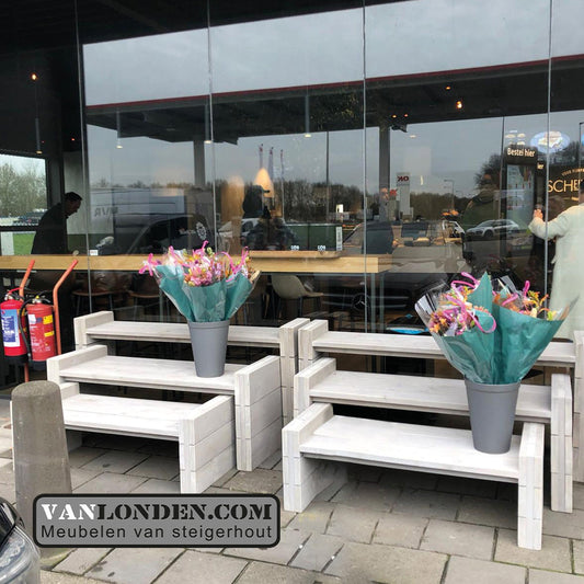 Steigerhouten plantenbakken tankstation OK