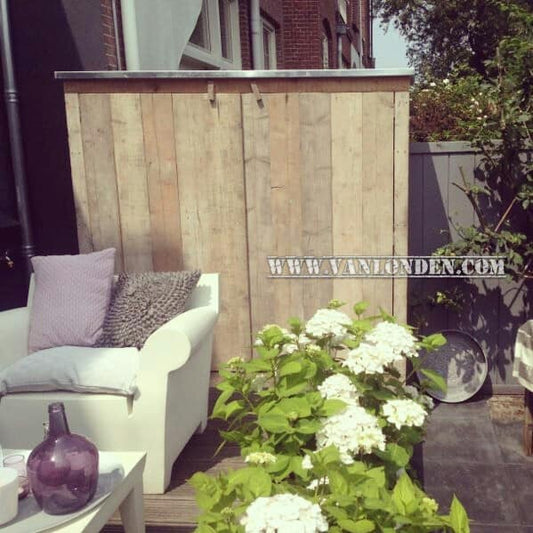 Buitenkast met zinken top