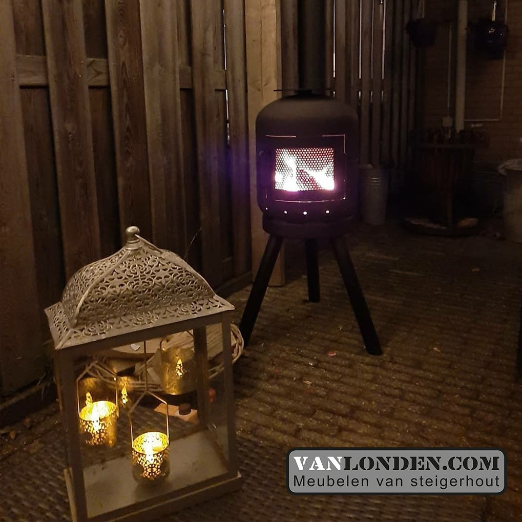 Outdoor houtkachel van dikbuik gasflessen