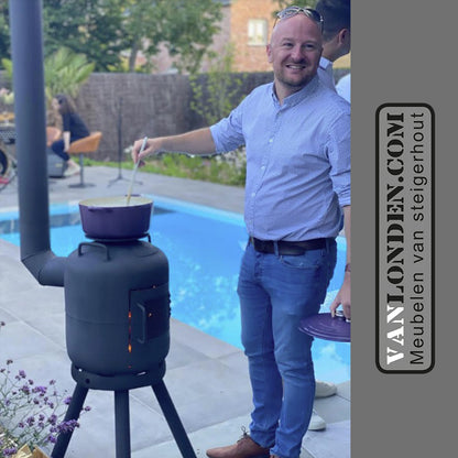 Outdoor houtkachel van dikbuik gasflessen