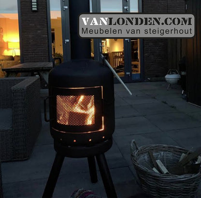 Outdoor houtkachel van dikbuik gasflessen