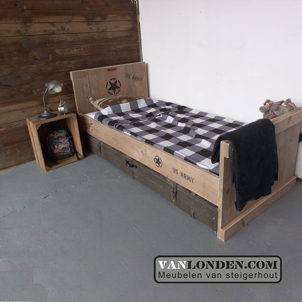 Steigerhouten legerbed Henry