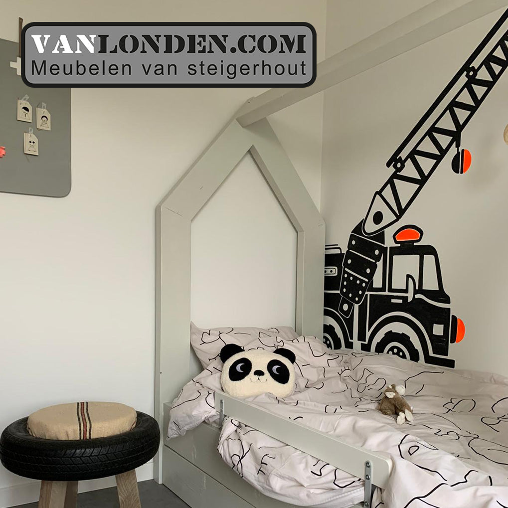 Steigerhouten bed muis