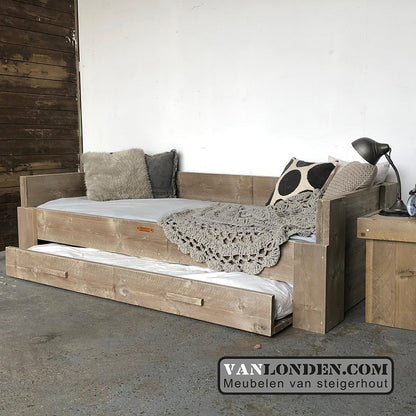Steigerhouten bed met logeerlade Yvette