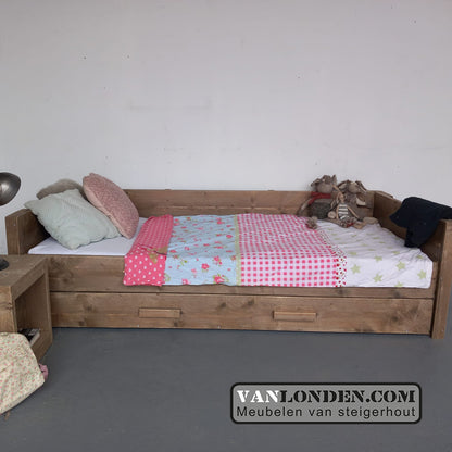 Steigerhouten bed met logeerlade Yvette
