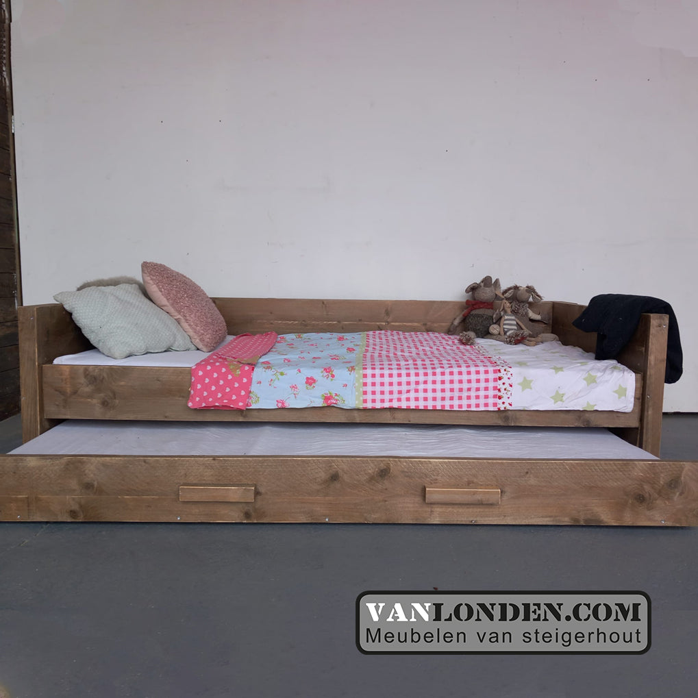 Steigerhouten bed met logeerlade Yvette