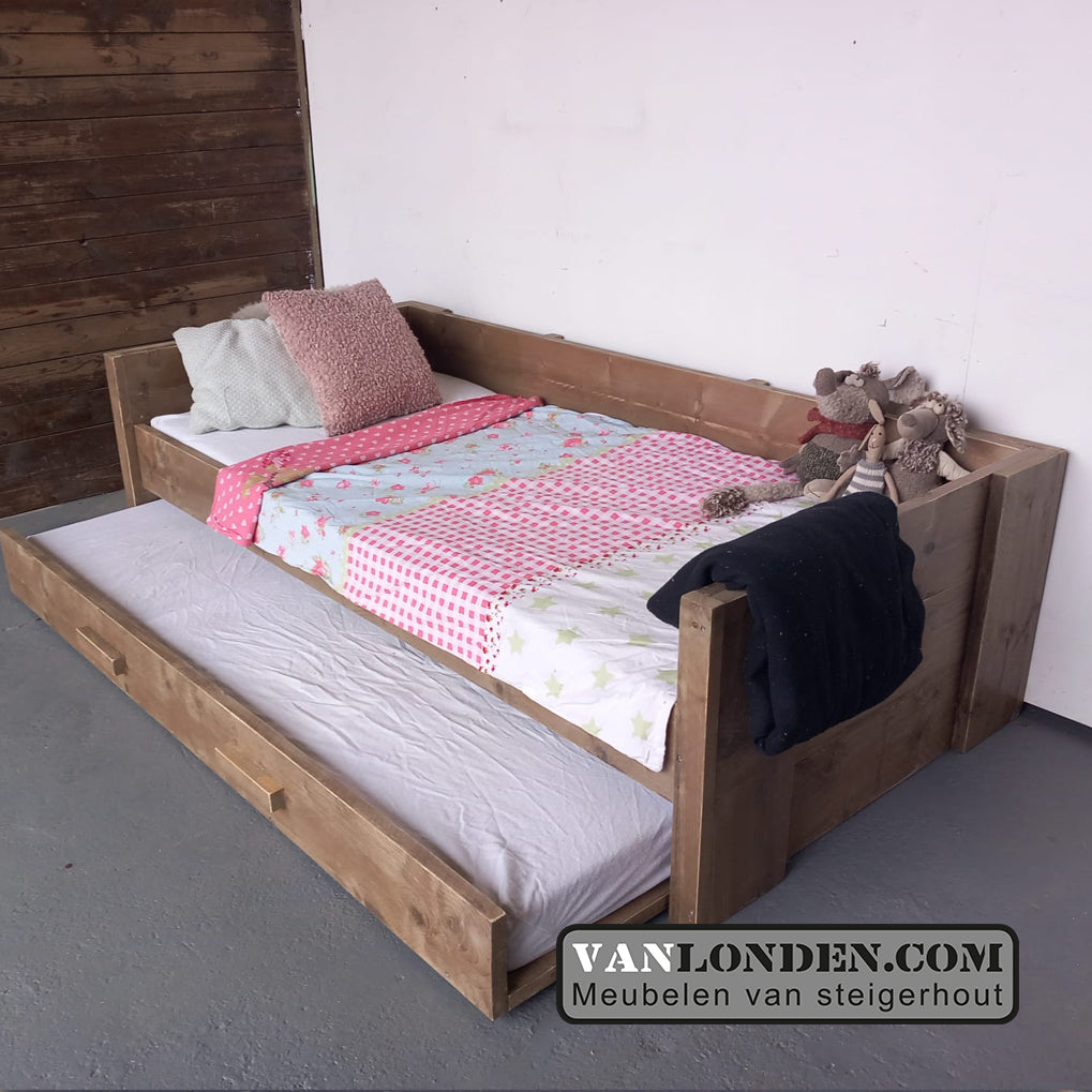 Steigerhouten bed met logeerlade Yvette