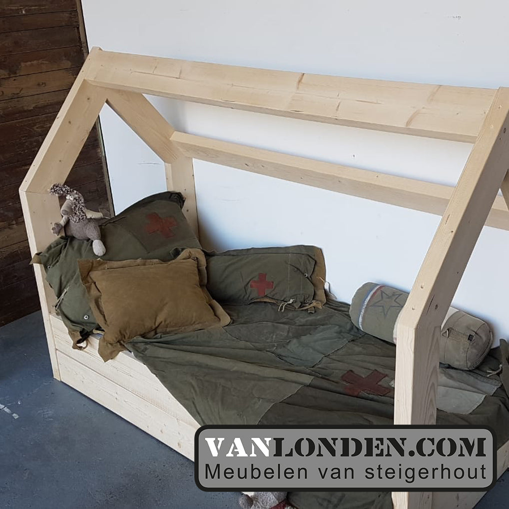 Steigerhouten bed muis