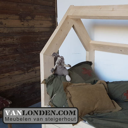 Steigerhouten bed muis