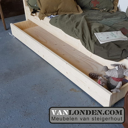 Steigerhouten bed muis