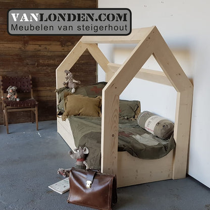 Steigerhouten bed muis