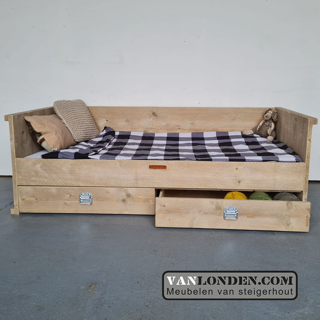 Steigerhouten bedbank Michiel