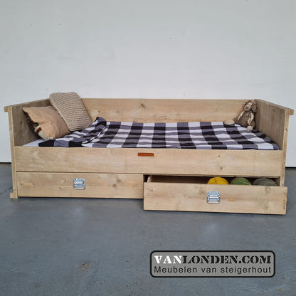 Steigerhouten bedbank Michiel