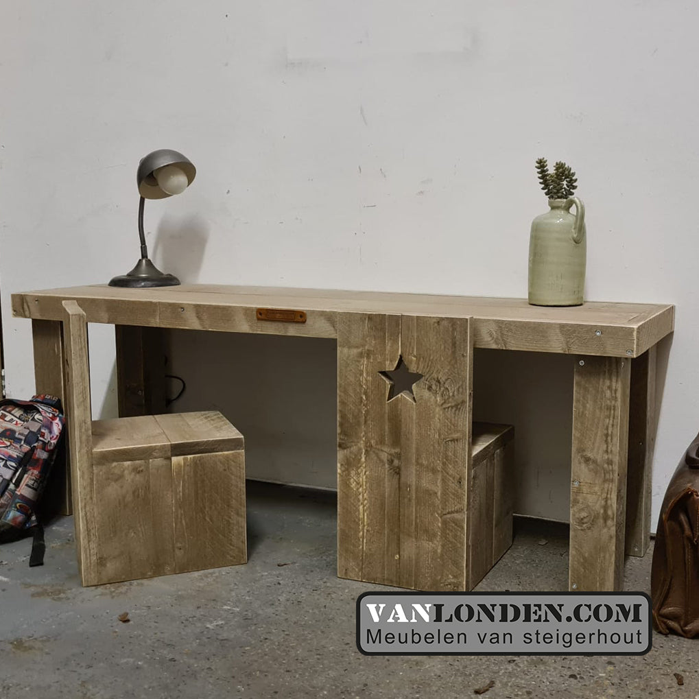 Steigerhouten bureau/speeltafel Jurre