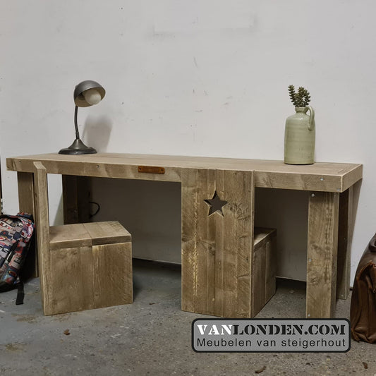 Steigerhouten bureau/speeltafel Jurre