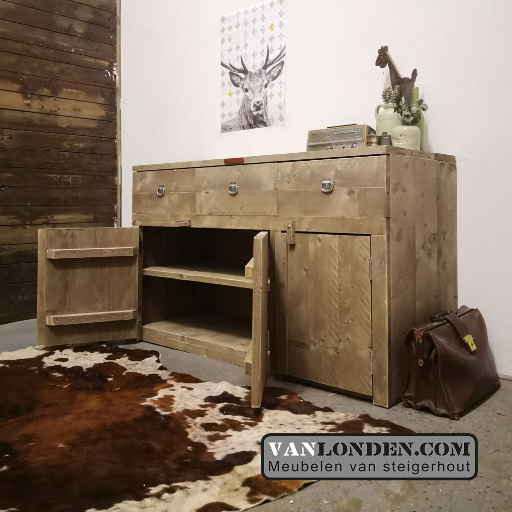 Steigerhouten dressoir Dolores