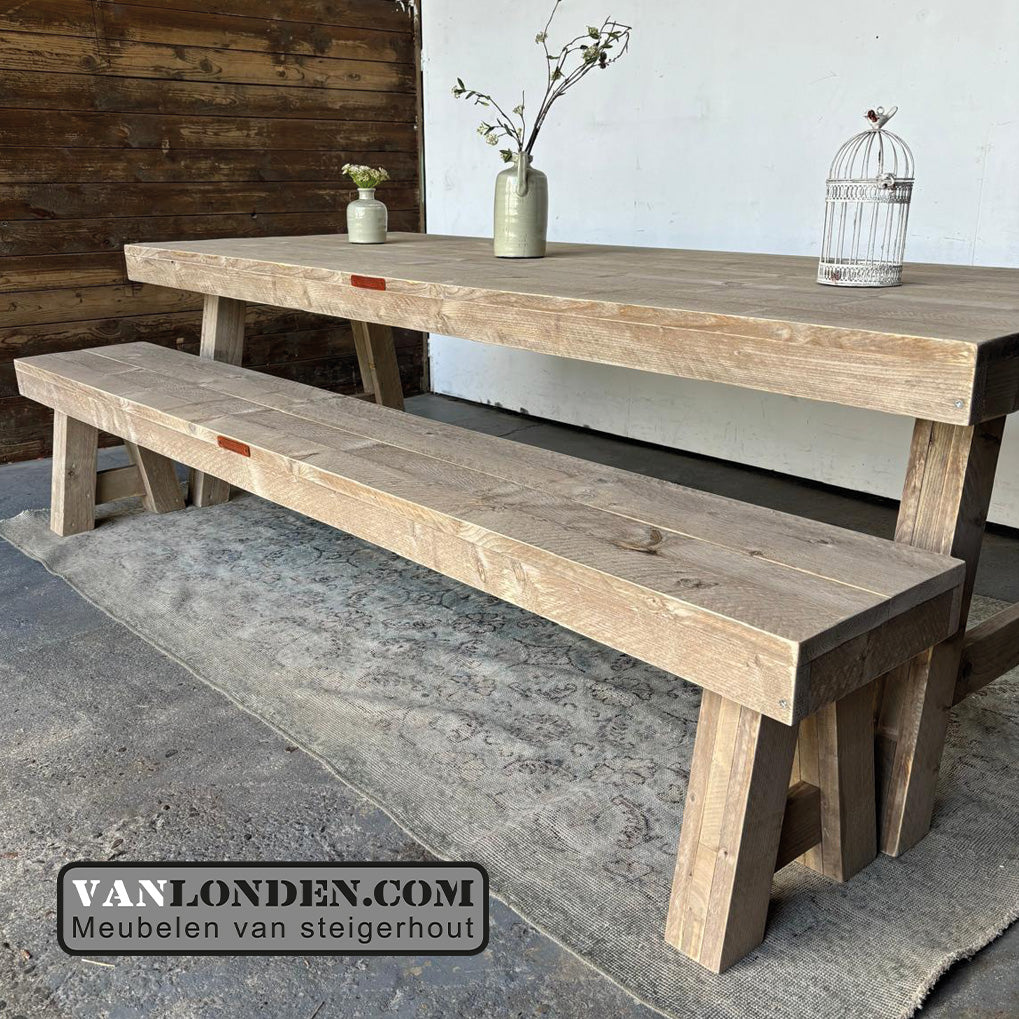 Steigerhouten eettafel Dinah en zitbank