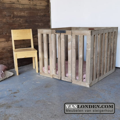 Steigerhouten hondenbench Chip