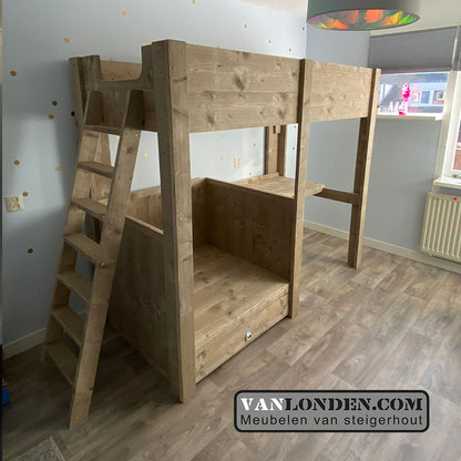Steigerhouten hoogslaper met bureau Chiel