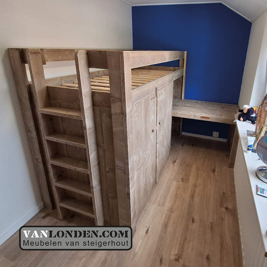 Steigerhouten hoogslaper met bureau Tippe