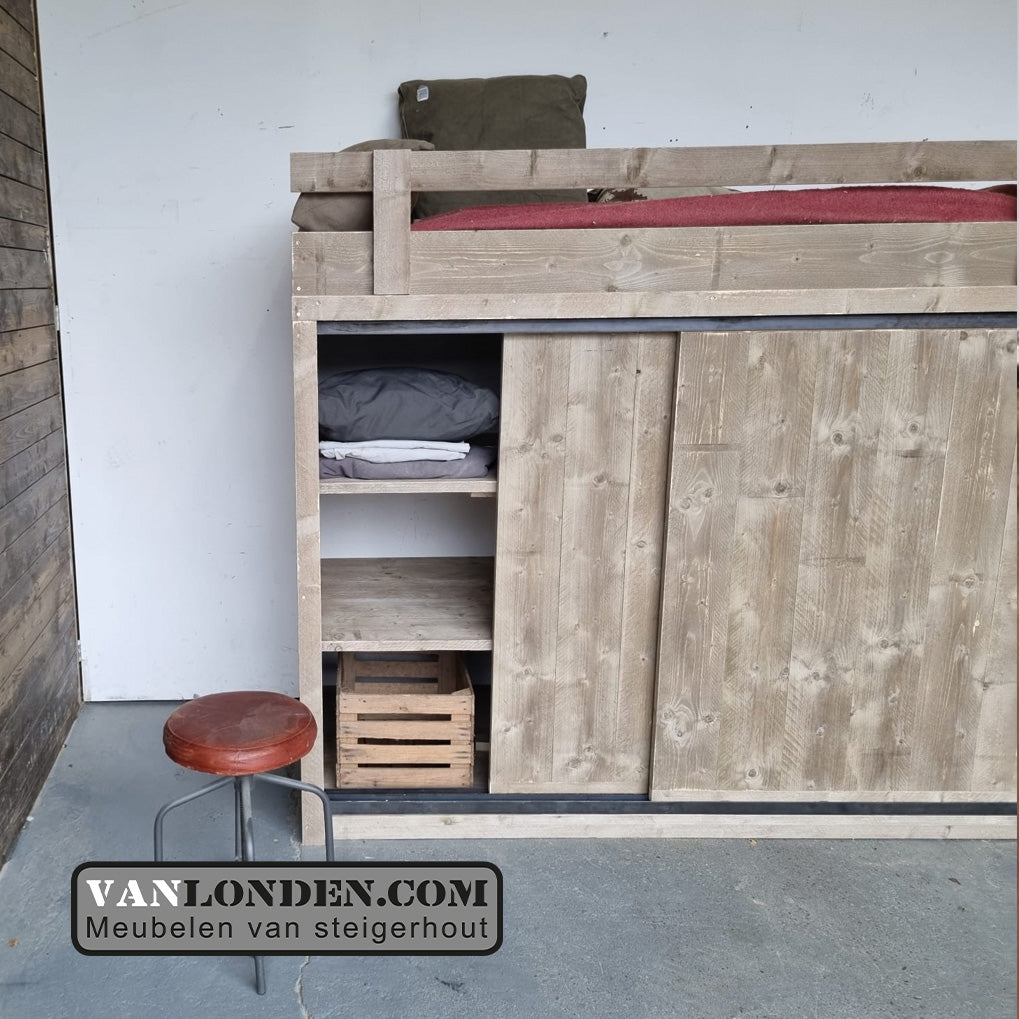 Steigerhouten hoogslaper met kast William