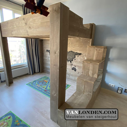 Steigerhouten hoogslaper met landkaart Fosse
