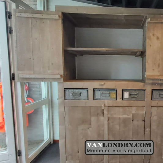 Steigerhouten kast Loek