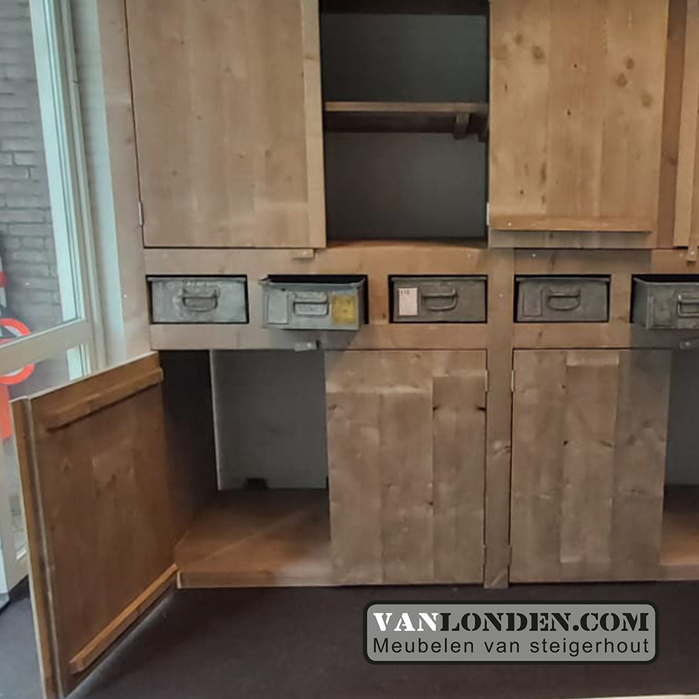 Steigerhouten kast Loek