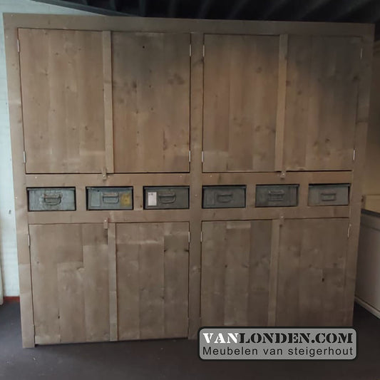 Steigerhouten kast Loek