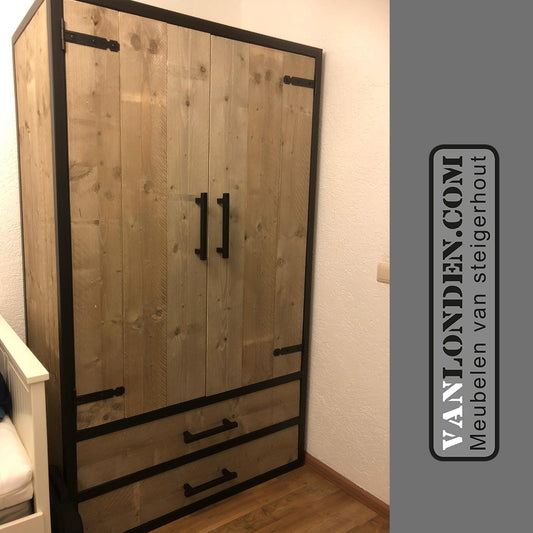 Steigerhouten kledingkast met stalen frame Colombo
