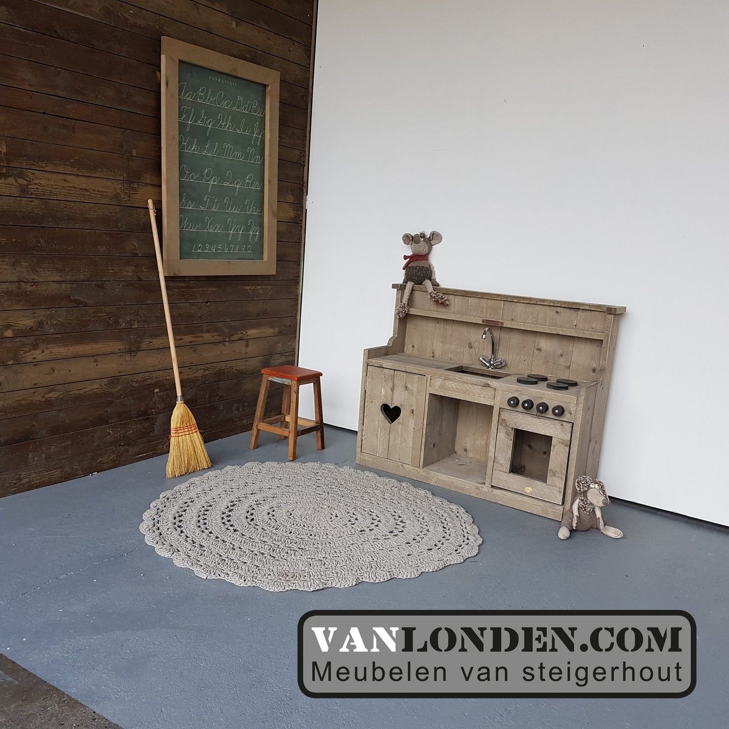 Steigerhouten kinderkeukentje Janske