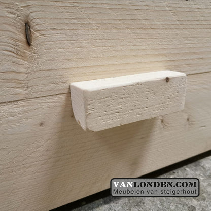 Steigerhouten bed muis