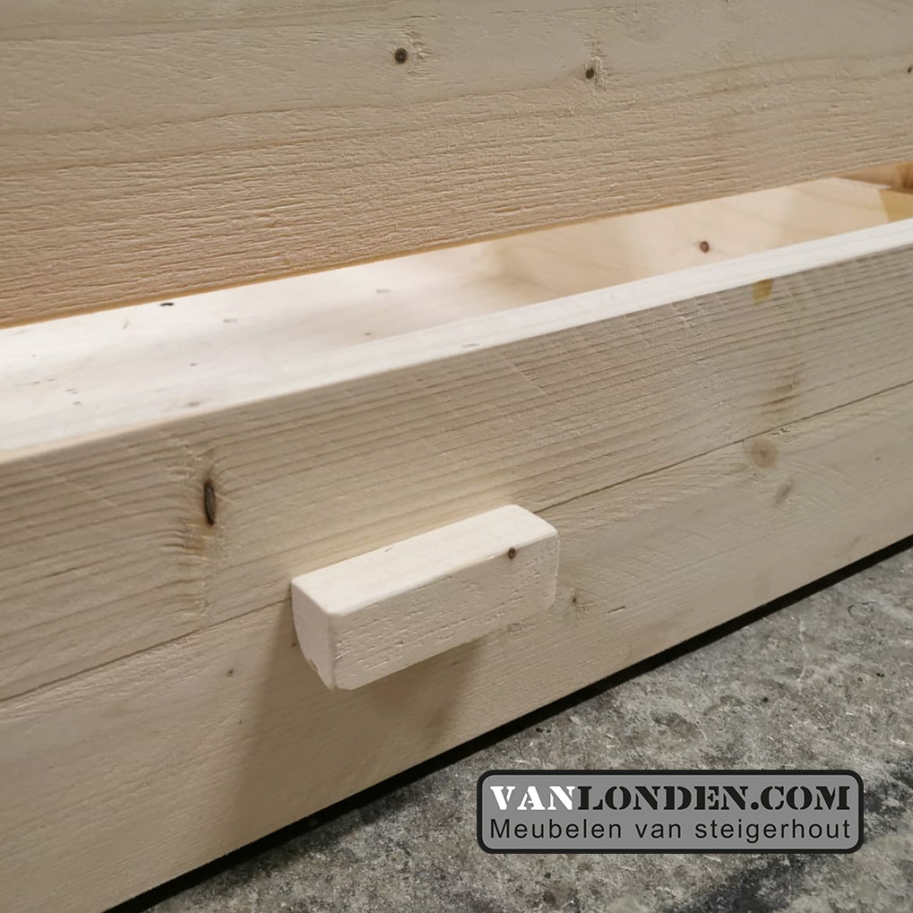 Steigerhouten bed muis