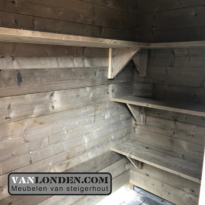 Steigerhouten overkapping met schuur