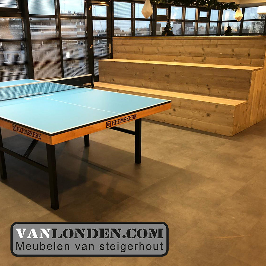 Steigerhouten dubbele tribune