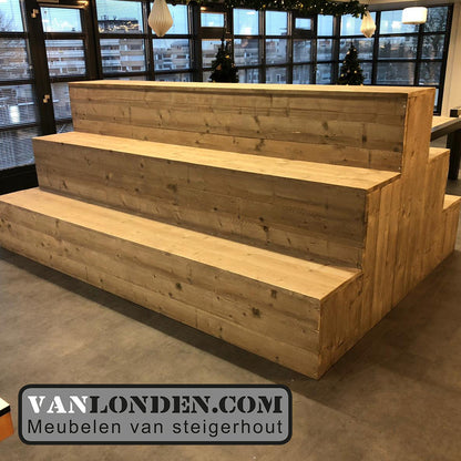 Steigerhouten dubbele tribune