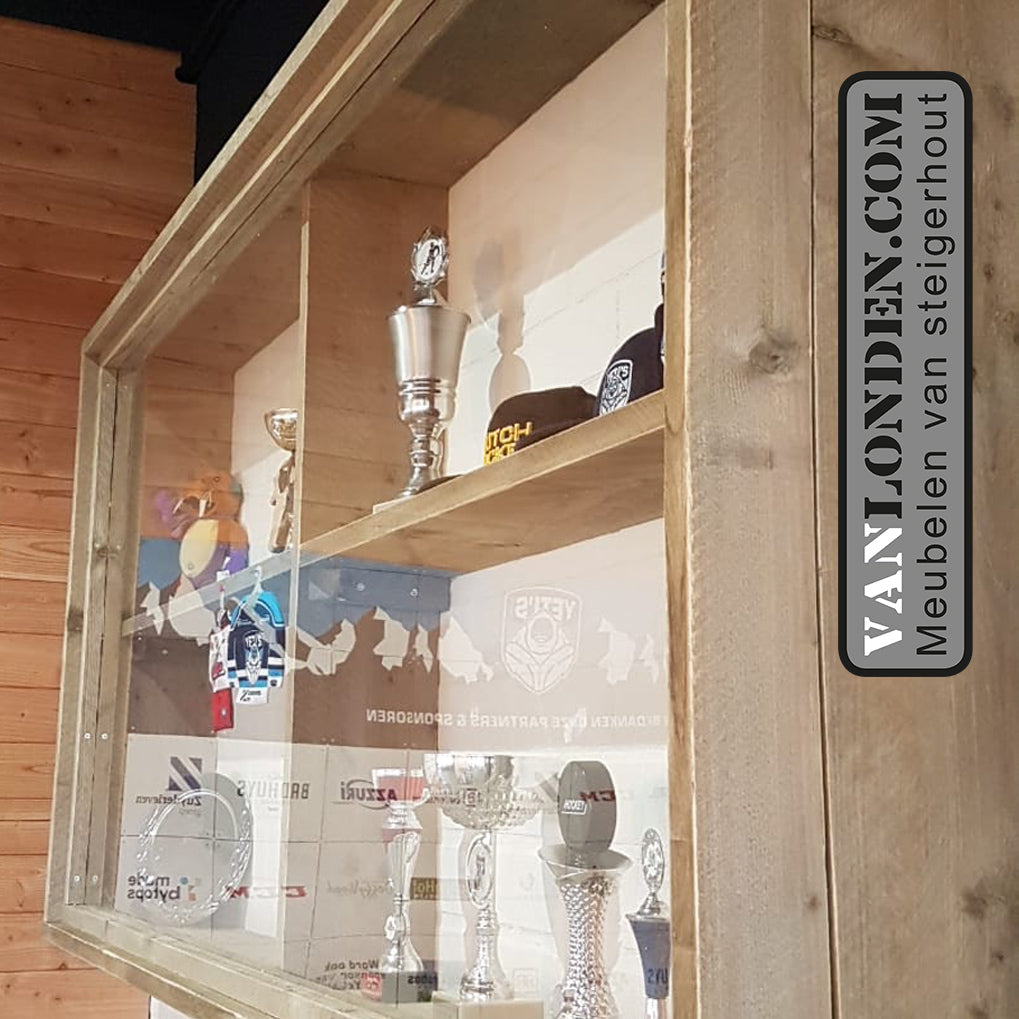 Steigerhouten trofeeënkast Optis
