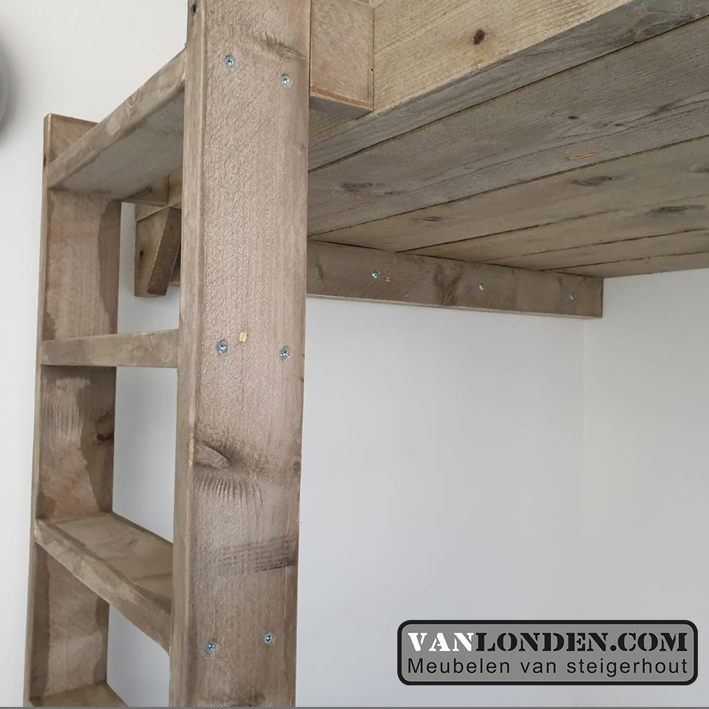 Steigerhouten vide hoogslaper Sietse