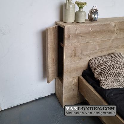 Steigerhouten zwevend tweepersoonsbed met hoofdbord Jannes
