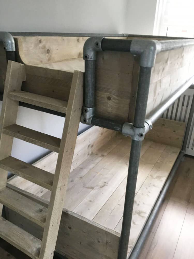 Steigerhouten buisbed Donna met-relaxplateau