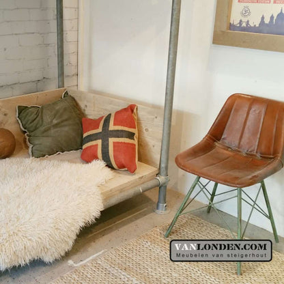 Steigerhouten buisbed Donna met-relaxplateau