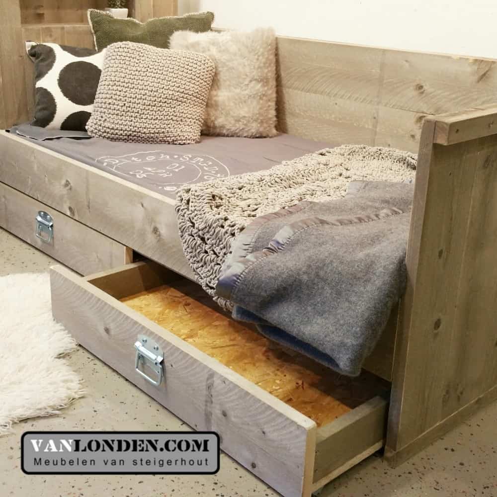 Steigerhouten bedbank Joas