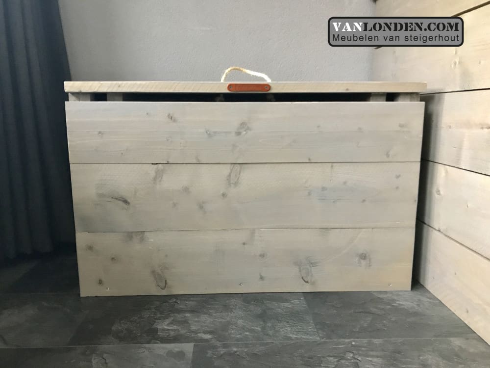 Steigerhouten bedbank Anniek