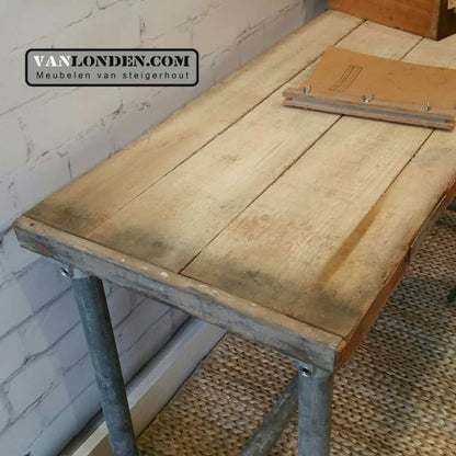 Steenschot houten bureau Jordy