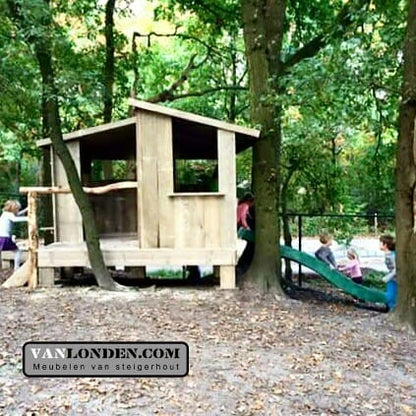 Steigerhouten speelhuis Dewi