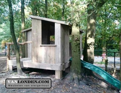 Steigerhouten speelhuis Dewi